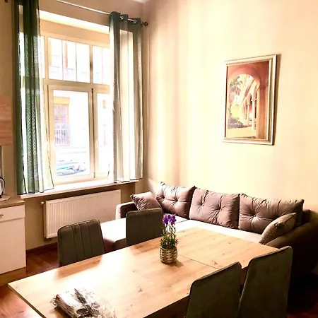 Oasis Valley Apartment