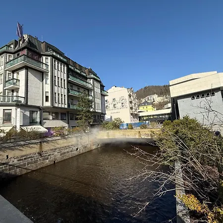 Oasis Valley Center Апартаменты *